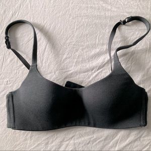 SKIMS Molded cup bra 32B